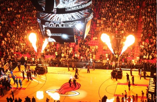 巴蒂：劳塔罗和小蜘蛛可以一起上，但其中一人必须做出牺牲（巴蒂：劳塔罗与小蜘蛛可同场，但需有一人牺牲）