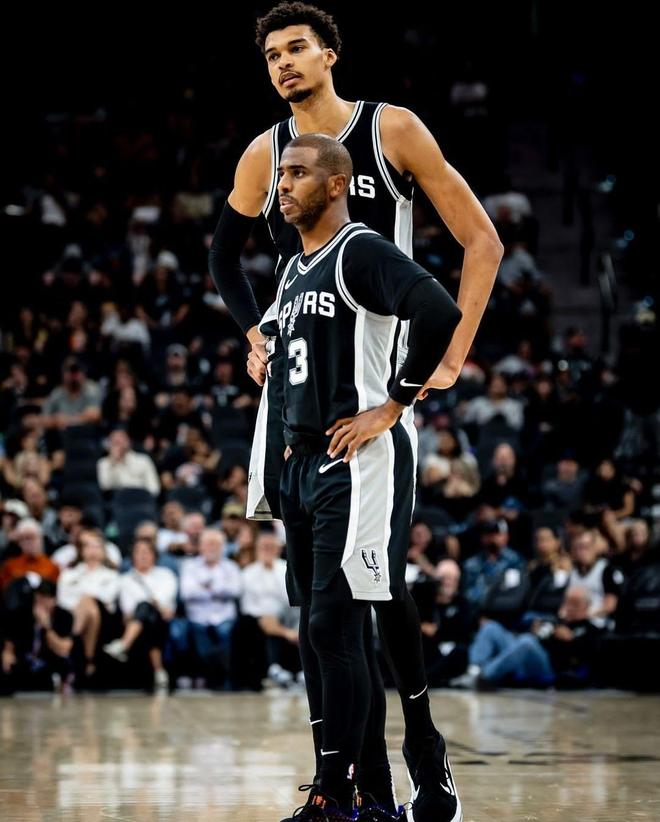 阿斯：贝蒂斯将效仿安东尼模式，打算明年夏窗买断阿姆拉巴特（阿斯报：贝蒂斯欲复制安东尼模式，计划明夏转会窗买断阿姆拉巴特）