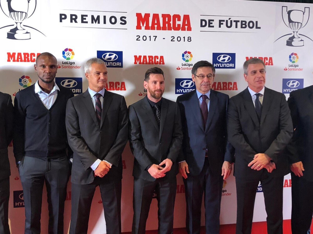 足球曼联新援首秀即破门，球迷高呼：值了！（曼联新援处子秀就进球，球迷直呼：值回票价！）