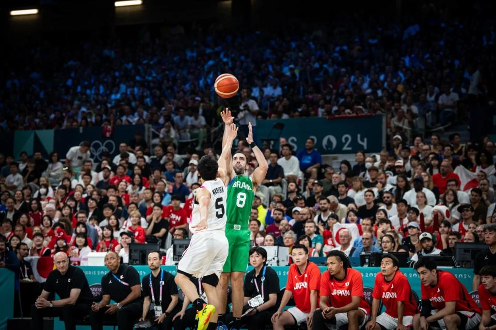 40岁前曼城队长费尔南迪尼奥自宣退役，球员生涯23年赢得30冠（40岁前曼城队长费尔南迪尼奥宣布挂靴，23年职业生涯斩获30冠）