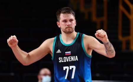 剑南春丨多特3-3斯图加特，昂达夫补时绝平+戴帽，埃姆雷-詹点射（剑南春丨多特3-3平斯图加特：昂达夫戴帽补时扳平，埃姆雷-詹点射破门）