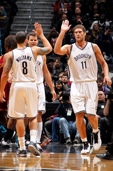 篮球火箭主力球员赛后接受采访（火箭队核心球员赛后接受媒体采访）